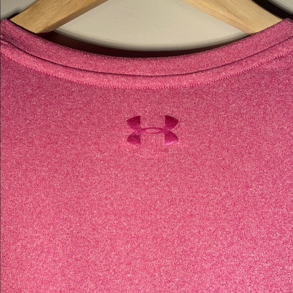 Heat-Gear V-Neck Tee - Picture 5 of 8